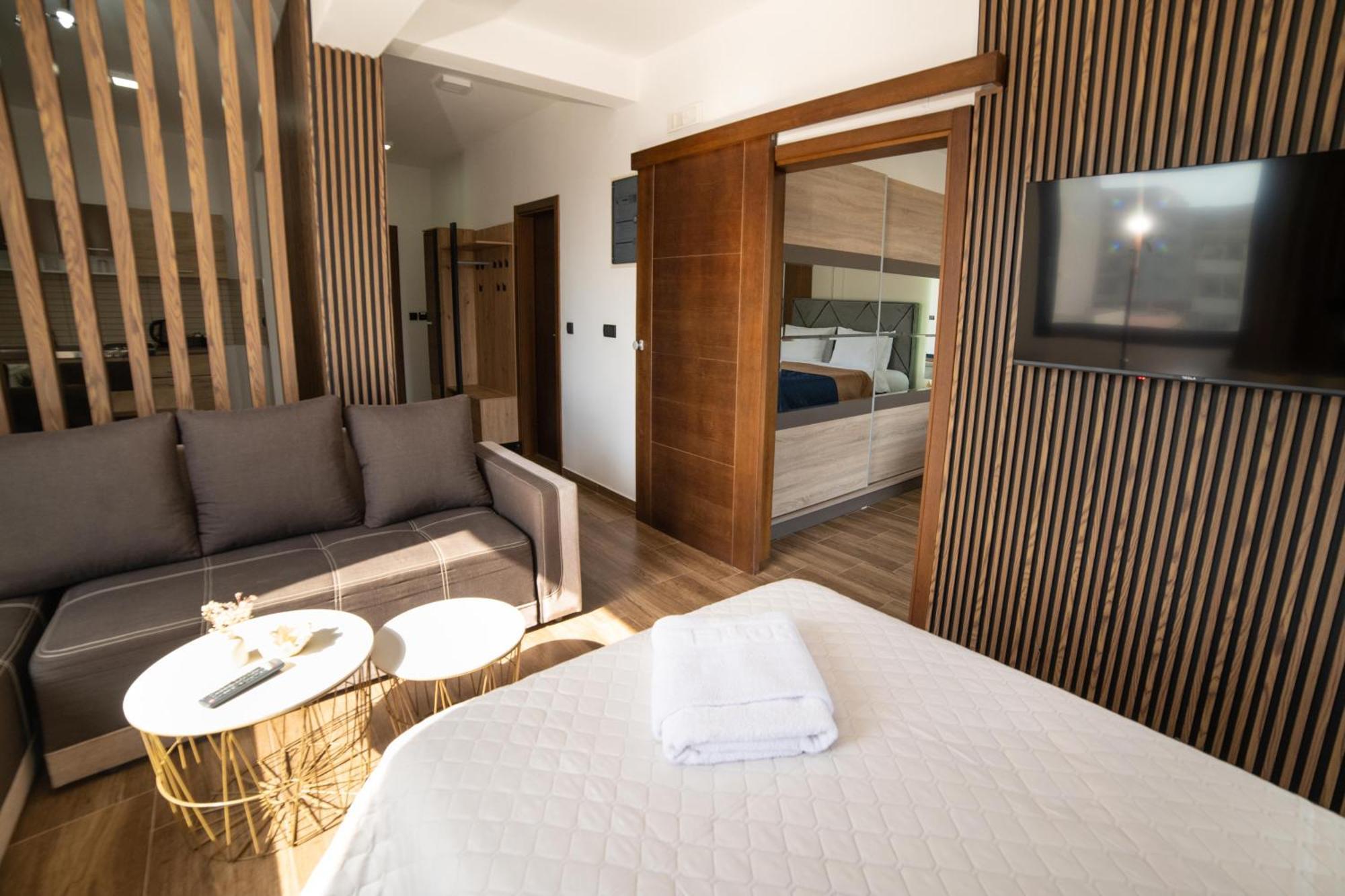 Lajka Luxury Hotel 4*