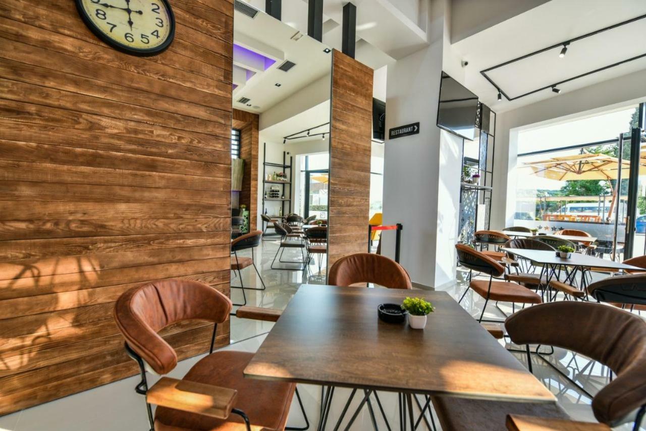 Lajka Luxury Hotel 4*